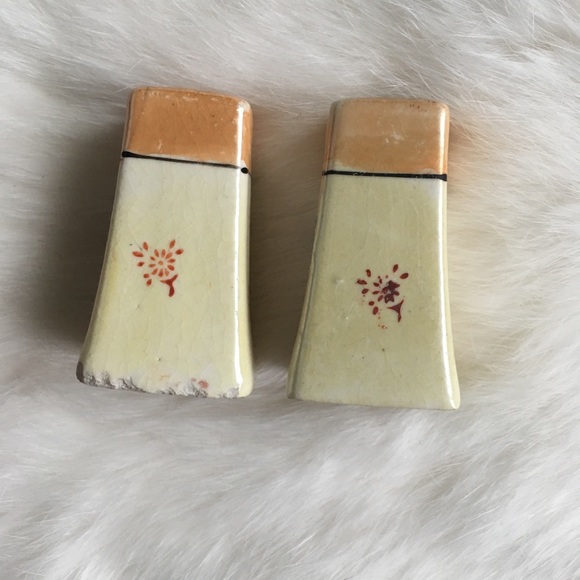 Salt & peter shaker hand painted flower lusterware - Picture 5 of 8